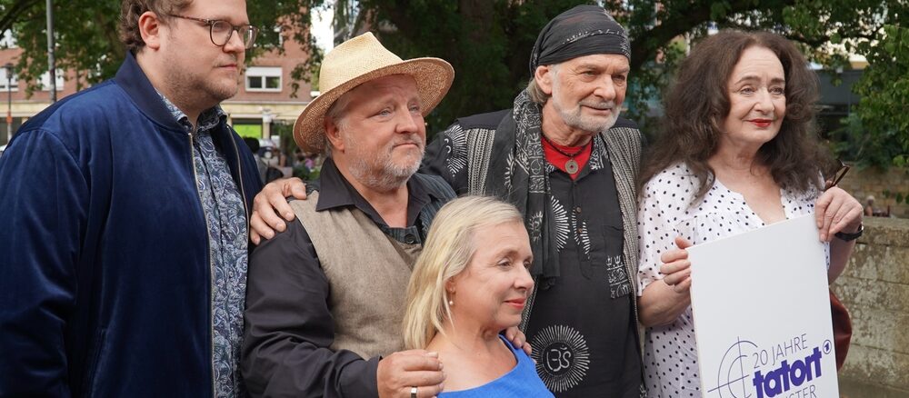 shutterstock 2198954989 1 1000x438 - Christine Urspruch Größe: Körpergröße und Karriere im Überblick